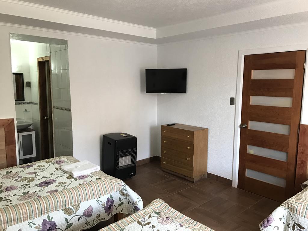 Отель Residencial Victoria Said Линарес Экстерьер фото