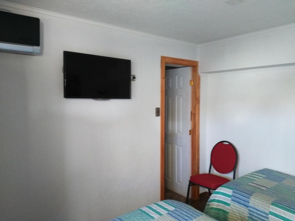 Отель Residencial Victoria Said Линарес Экстерьер фото